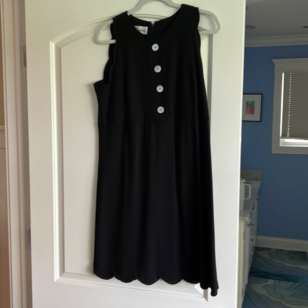 Black dress with gorgeous scallop detailing!